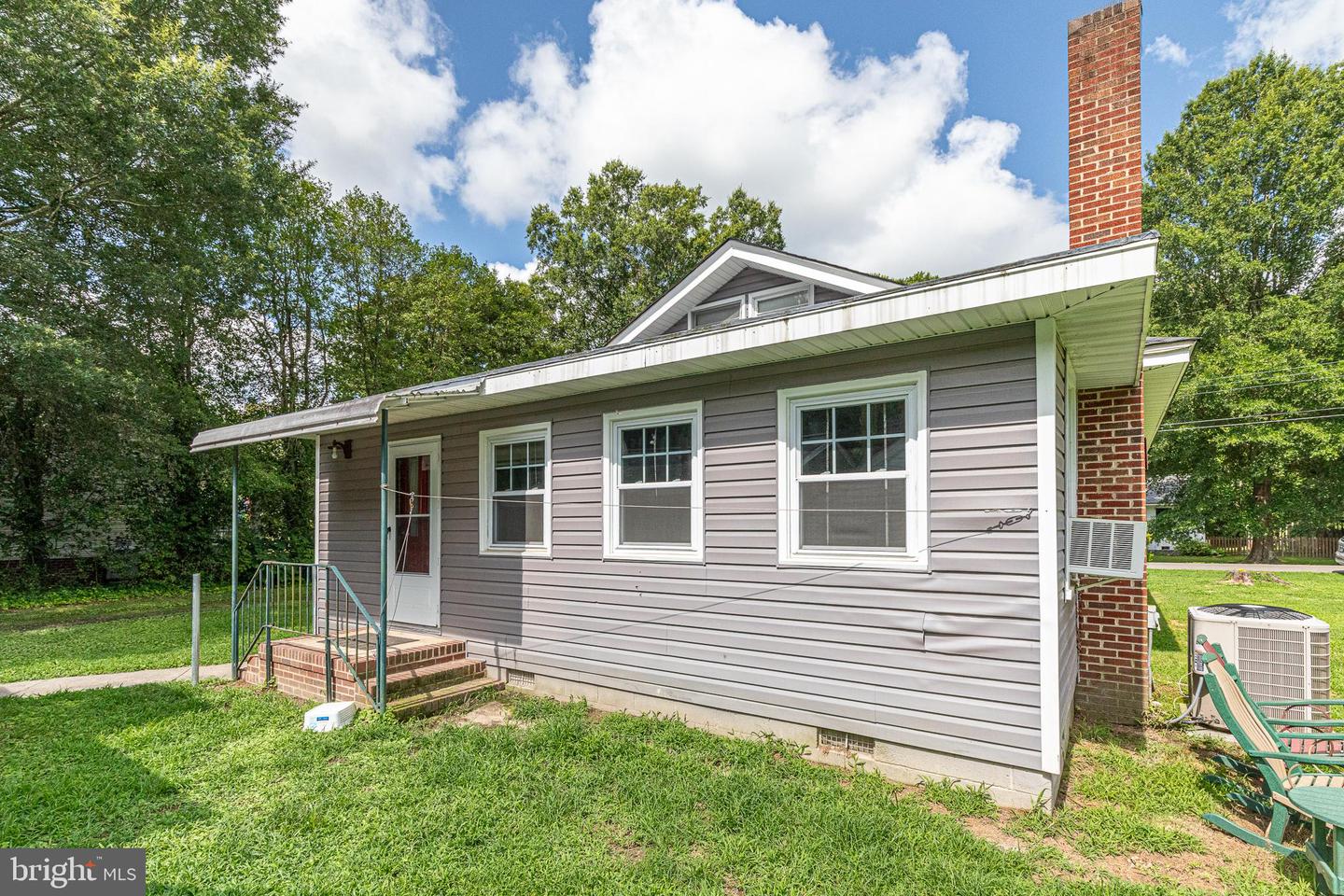 508 CHAPMAN ST, ASHLAND, Virginia 23005, 2 Bedrooms Bedrooms, ,1 BathroomBathrooms,Residential,For sale,508 CHAPMAN ST,VAHA2001022 MLS # VAHA2001022
