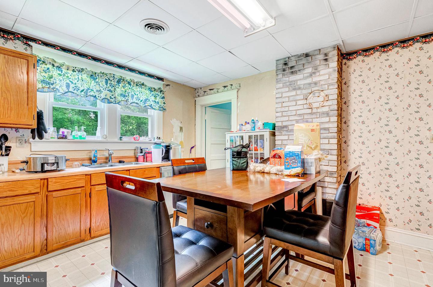 508 CHAPMAN ST, ASHLAND, Virginia 23005, 2 Bedrooms Bedrooms, ,1 BathroomBathrooms,Residential,For sale,508 CHAPMAN ST,VAHA2001022 MLS # VAHA2001022