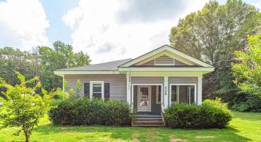 508 CHAPMAN ST, ASHLAND, Virginia 23005, 2 Bedrooms Bedrooms, ,1 BathroomBathrooms,Residential,For sale,508 CHAPMAN ST,VAHA2001022 MLS # VAHA2001022