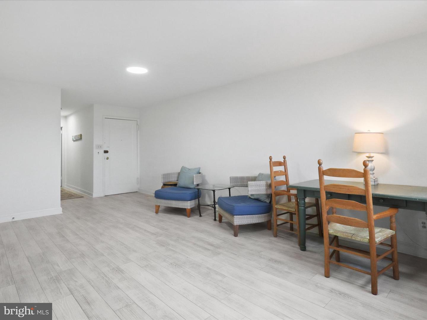 1581 N COLONIAL TER #201-X, ARLINGTON, Virginia 22209, 2 Bedrooms Bedrooms, ,1 BathroomBathrooms,Residential,For sale,1581 N COLONIAL TER #201-X,VAAR2060832 MLS # VAAR2060832