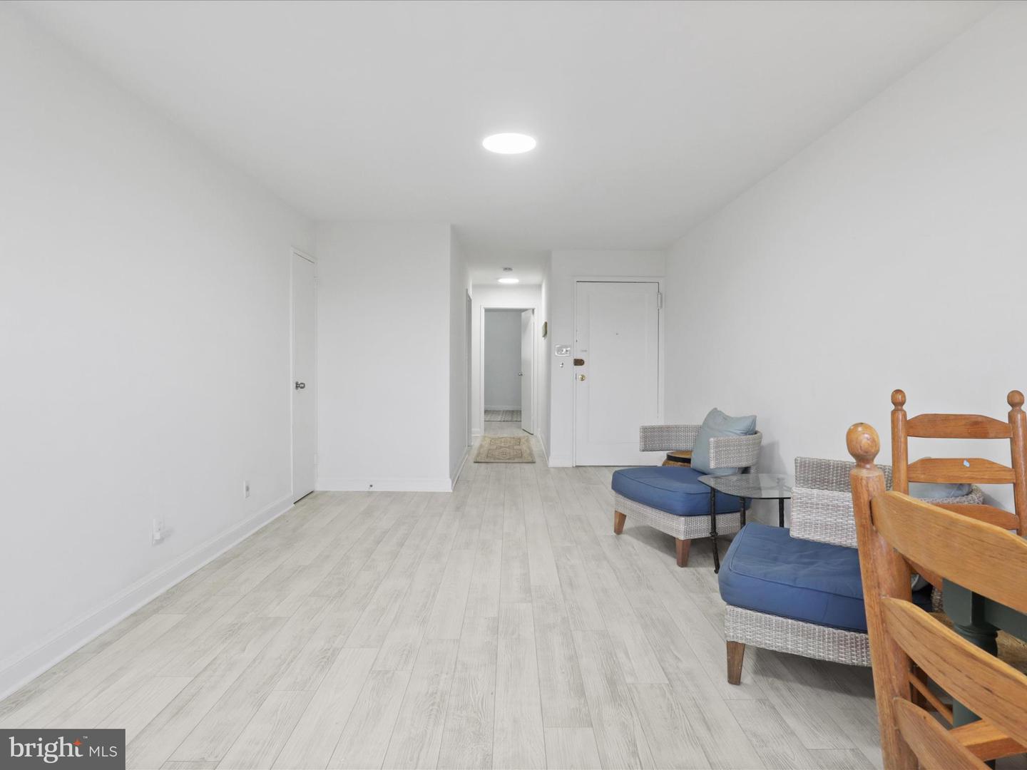 1581 N COLONIAL TER #201-X, ARLINGTON, Virginia 22209, 2 Bedrooms Bedrooms, ,1 BathroomBathrooms,Residential,For sale,1581 N COLONIAL TER #201-X,VAAR2060832 MLS # VAAR2060832