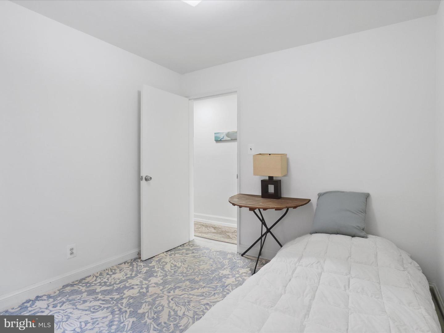 1581 N COLONIAL TER #201-X, ARLINGTON, Virginia 22209, 2 Bedrooms Bedrooms, ,1 BathroomBathrooms,Residential,For sale,1581 N COLONIAL TER #201-X,VAAR2060832 MLS # VAAR2060832