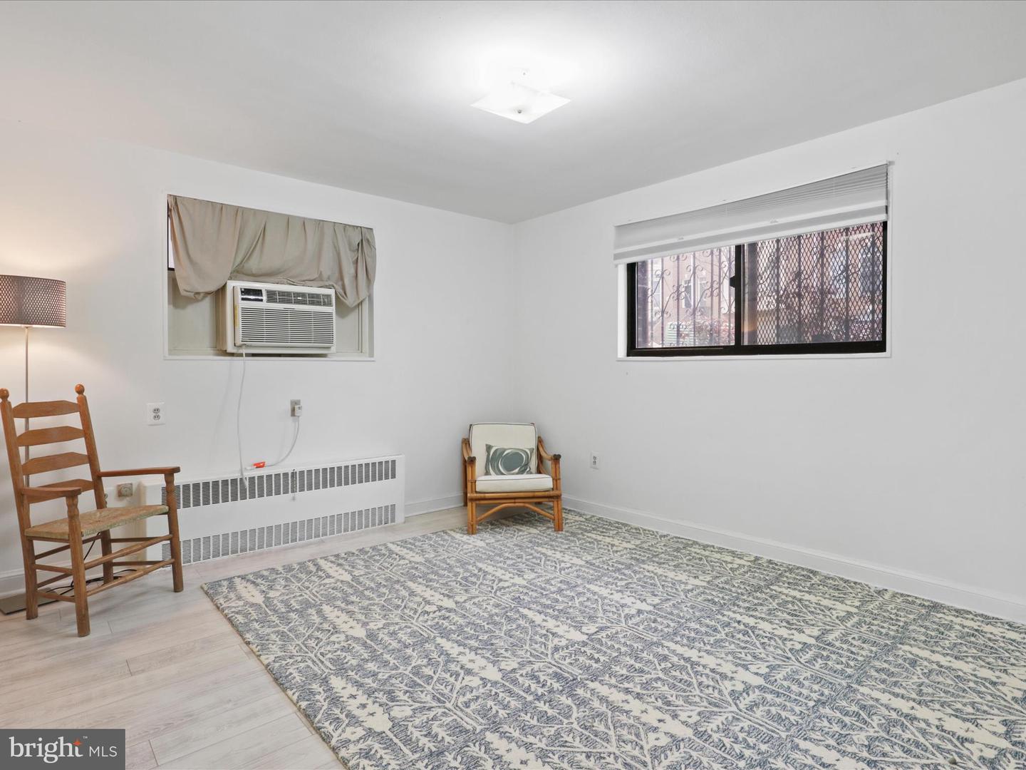 1581 N COLONIAL TER #201-X, ARLINGTON, Virginia 22209, 2 Bedrooms Bedrooms, ,1 BathroomBathrooms,Residential,For sale,1581 N COLONIAL TER #201-X,VAAR2060832 MLS # VAAR2060832