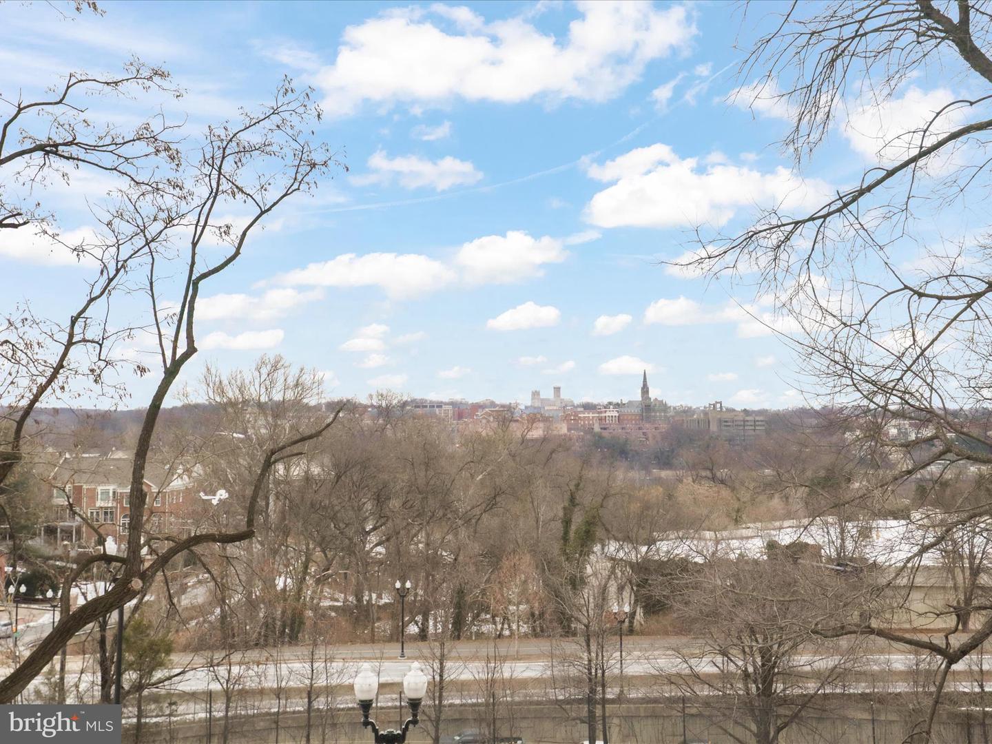 1581 N COLONIAL TER #201-X, ARLINGTON, Virginia 22209, 2 Bedrooms Bedrooms, ,1 BathroomBathrooms,Residential,For sale,1581 N COLONIAL TER #201-X,VAAR2060832 MLS # VAAR2060832