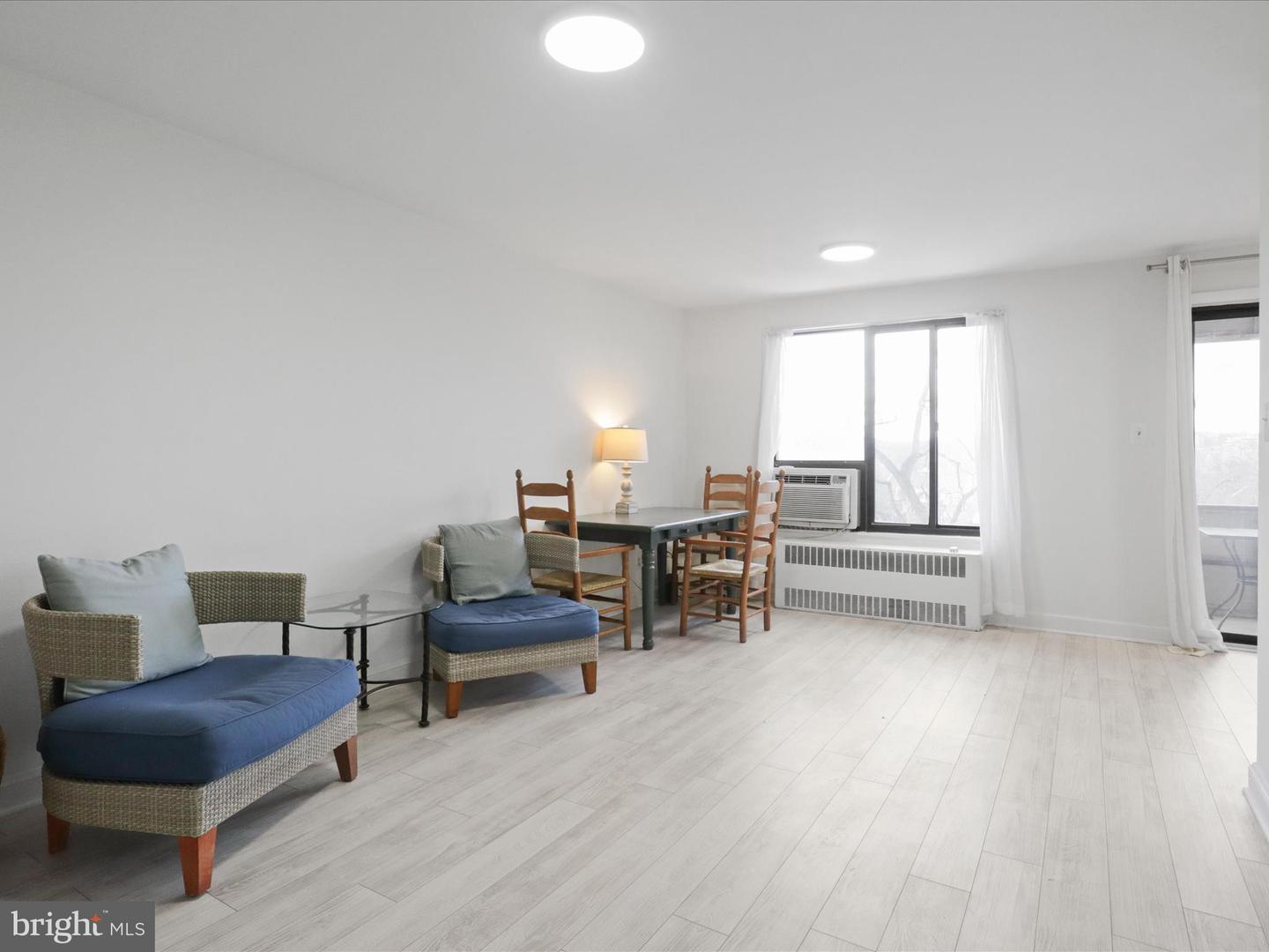 1581 N COLONIAL TER #201-X, ARLINGTON, Virginia 22209, 2 Bedrooms Bedrooms, ,1 BathroomBathrooms,Residential,For sale,1581 N COLONIAL TER #201-X,VAAR2060832 MLS # VAAR2060832