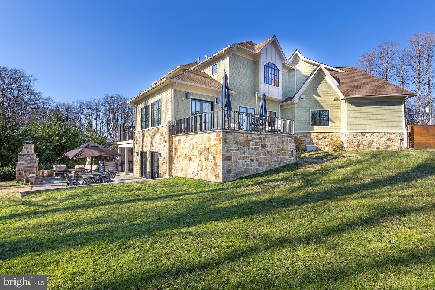 10601 BROOKEVILLE CT, GREAT FALLS, Virginia 22066, 6 Bedrooms Bedrooms, ,6 BathroomsBathrooms,Residential,For sale,10601 BROOKEVILLE CT,VAFX2255680 MLS # VAFX2255680