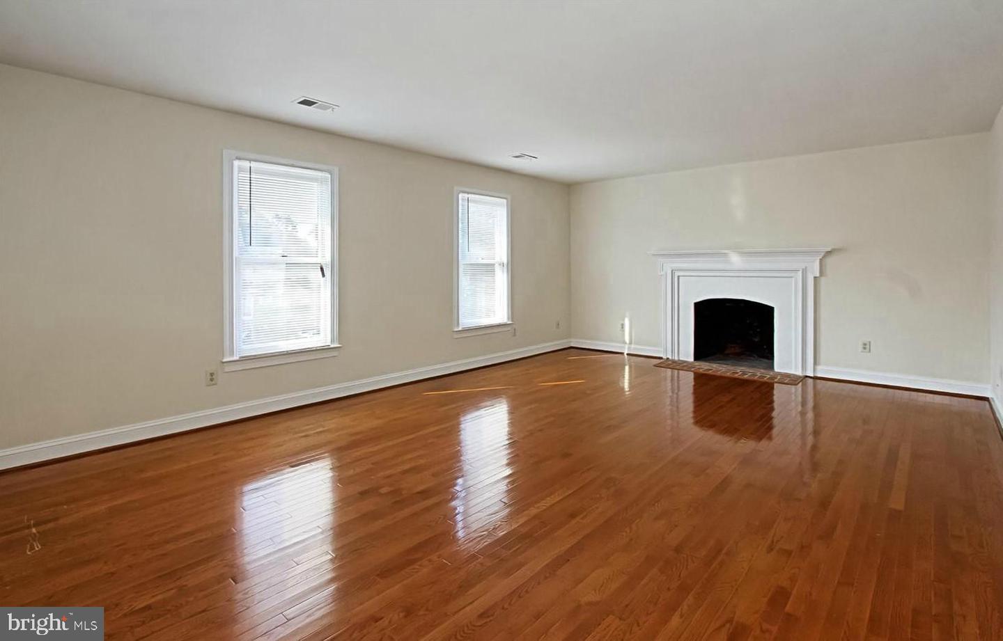 7204 QUIET CV, ANNANDALE, Virginia 22003, 4 Bedrooms Bedrooms, ,4 BathroomsBathrooms,Residential,For sale,7204 QUIET CV,VAFX2255930 MLS # VAFX2255930