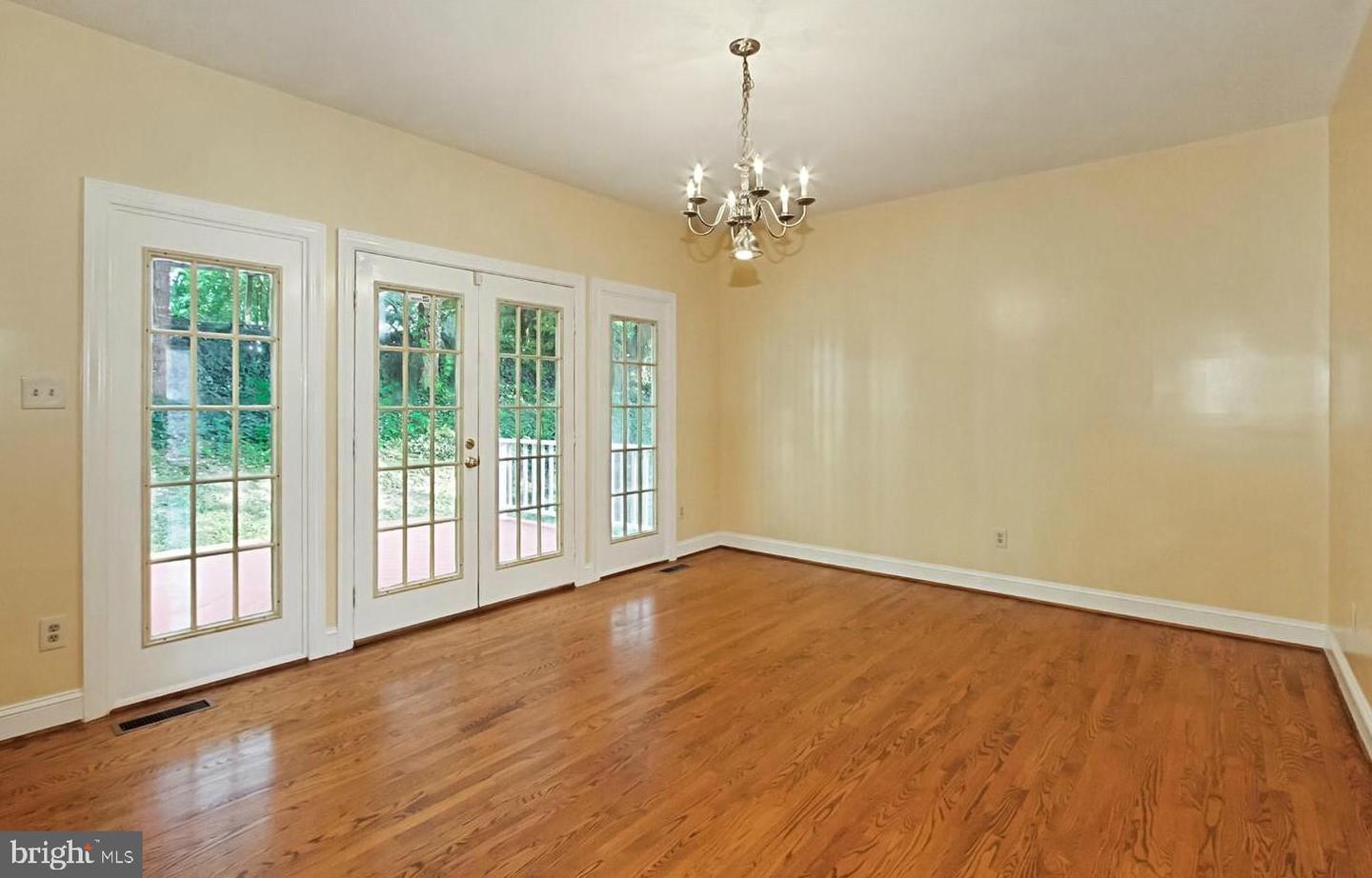 7204 QUIET CV, ANNANDALE, Virginia 22003, 4 Bedrooms Bedrooms, ,4 BathroomsBathrooms,Residential,For sale,7204 QUIET CV,VAFX2255930 MLS # VAFX2255930