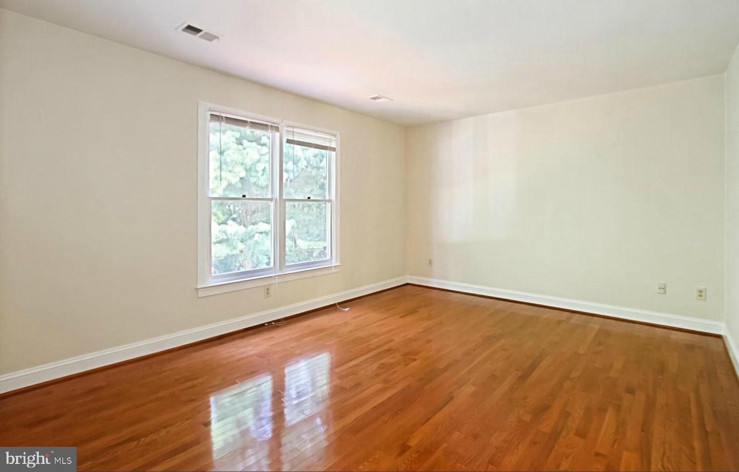 7204 QUIET CV, ANNANDALE, Virginia 22003, 4 Bedrooms Bedrooms, ,4 BathroomsBathrooms,Residential,For sale,7204 QUIET CV,VAFX2255930 MLS # VAFX2255930