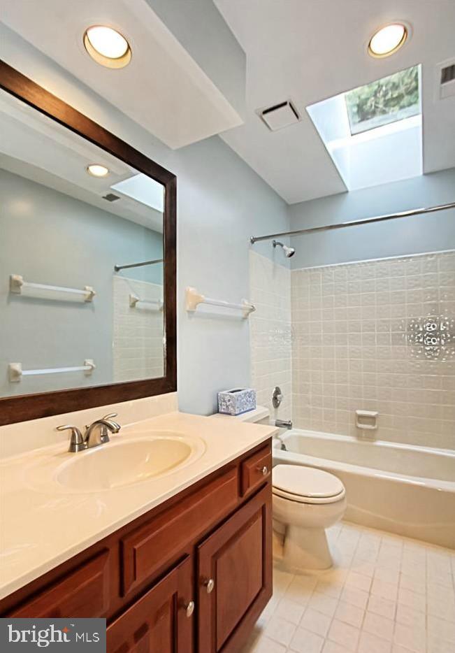 7204 QUIET CV, ANNANDALE, Virginia 22003, 4 Bedrooms Bedrooms, ,4 BathroomsBathrooms,Residential,For sale,7204 QUIET CV,VAFX2255930 MLS # VAFX2255930