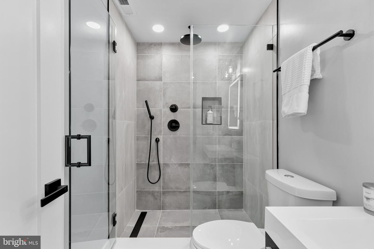 4014 GEORGIA AVE NW #402, WASHINGTON, District Of Columbia 20011, 2 Bedrooms Bedrooms, ,2 BathroomsBathrooms,Residential,For sale,4014 GEORGIA AVE NW #402,DCDC2210748 MLS # DCDC2210748