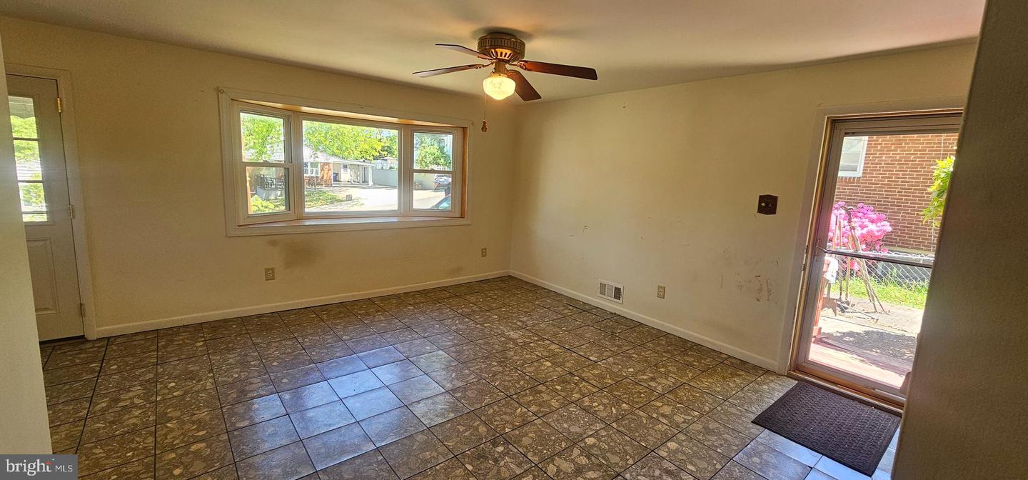2711 GROVETON ST, ALEXANDRIA, Virginia 22306, 3 Bedrooms Bedrooms, ,2 BathroomsBathrooms,Residential,For sale,2711 GROVETON ST,VAFX2255954 MLS # VAFX2255954