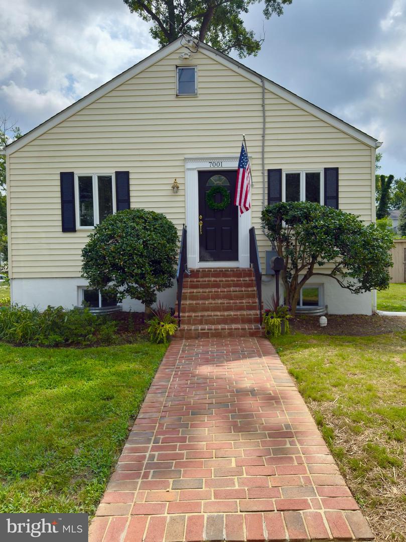 7001 MEMORIAL HEIGHTS DR, ALEXANDRIA, Virginia 22306, 4 Bedrooms Bedrooms, ,2 BathroomsBathrooms,Residential,For sale,7001 MEMORIAL HEIGHTS DR,VAFX2231516 MLS # VAFX2231516