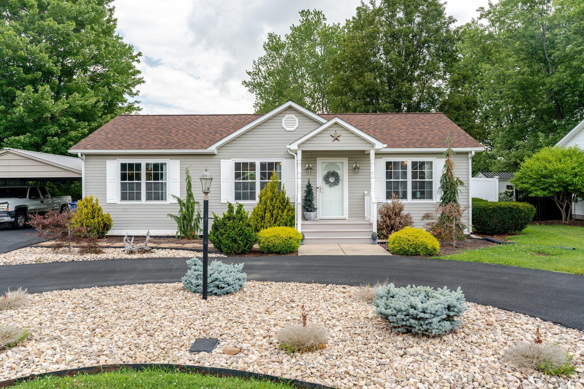 302 14TH ST, GROTTOES, Virginia 24441, 3 Bedrooms Bedrooms, ,2 BathroomsBathrooms,Residential,302 14TH ST,666830 MLS # 666830