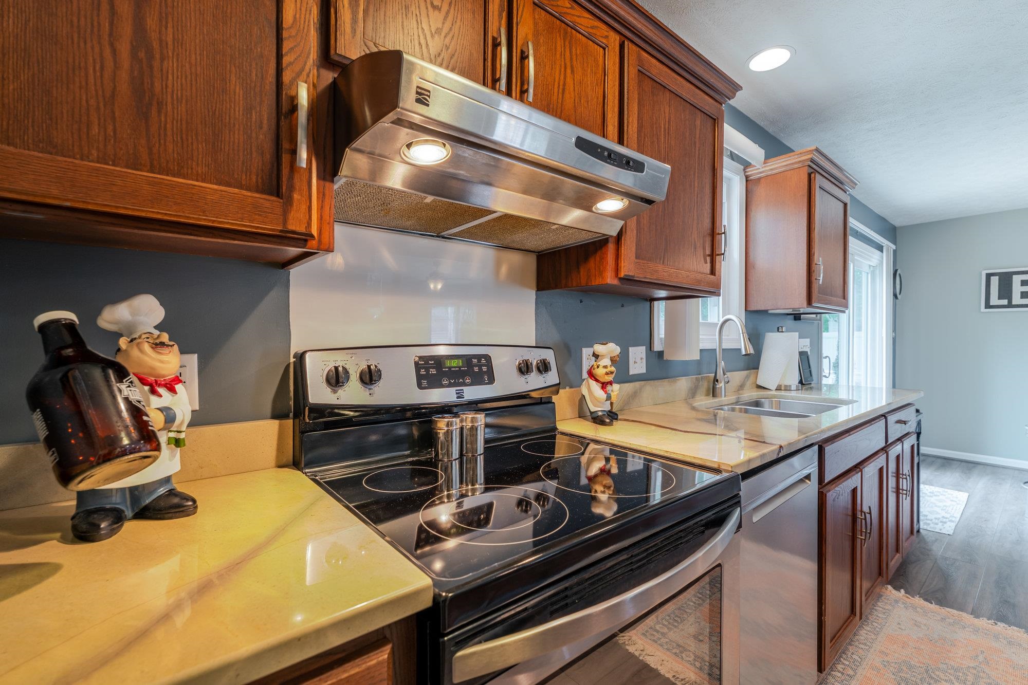 302 14TH ST, GROTTOES, Virginia 24441, 3 Bedrooms Bedrooms, ,2 BathroomsBathrooms,Residential,302 14TH ST,666830 MLS # 666830