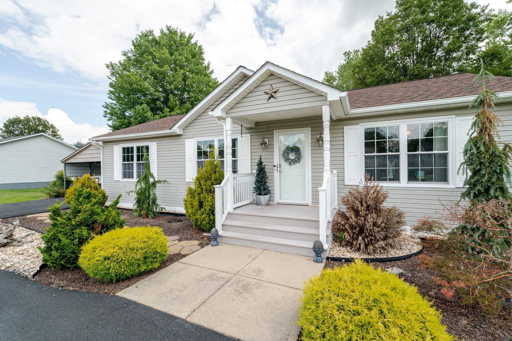 302 14TH ST, GROTTOES, Virginia 24441, 3 Bedrooms Bedrooms, ,2 BathroomsBathrooms,Residential,302 14TH ST,666830 MLS # 666830
