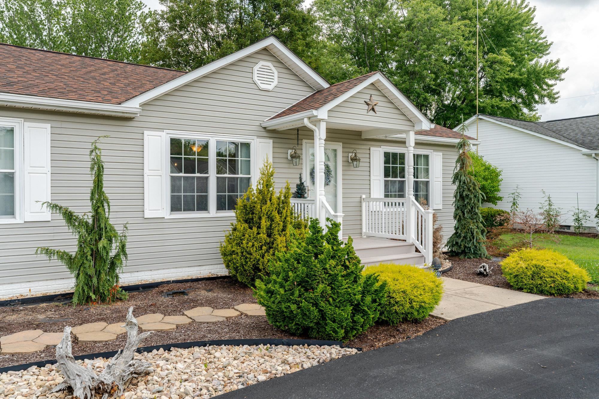 302 14TH ST, GROTTOES, Virginia 24441, 3 Bedrooms Bedrooms, ,2 BathroomsBathrooms,Residential,302 14TH ST,666830 MLS # 666830