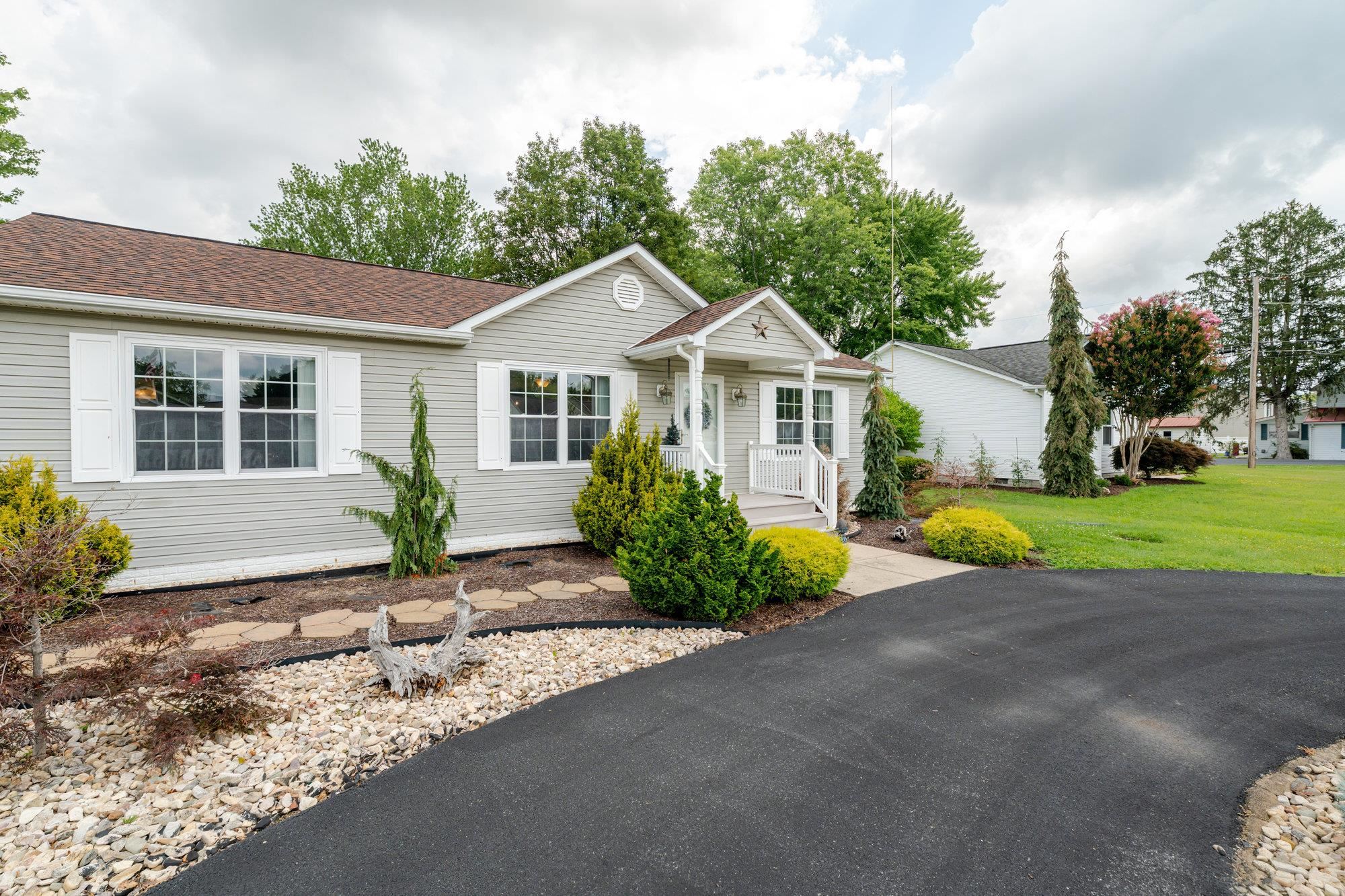 302 14TH ST, GROTTOES, Virginia 24441, 3 Bedrooms Bedrooms, ,2 BathroomsBathrooms,Residential,302 14TH ST,666830 MLS # 666830