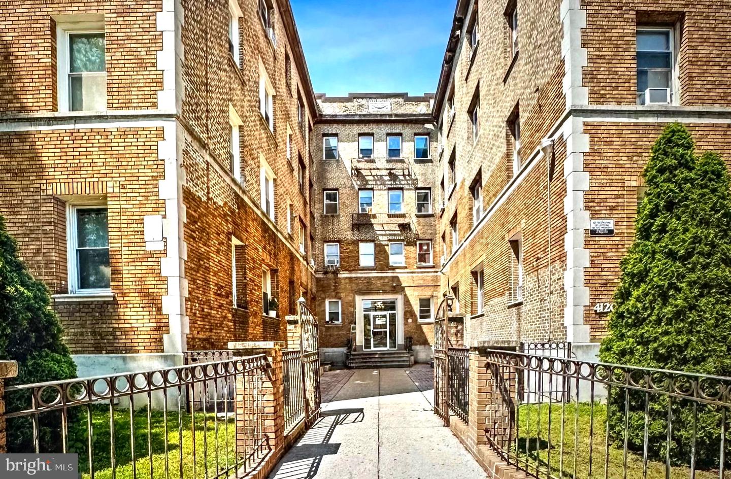 4120 14TH ST NW #33, WASHINGTON, District Of Columbia 20011, 1 Bedroom Bedrooms, ,1 BathroomBathrooms,Residential,For sale,4120 14TH ST NW #33,DCDC2206172 MLS # DCDC2206172