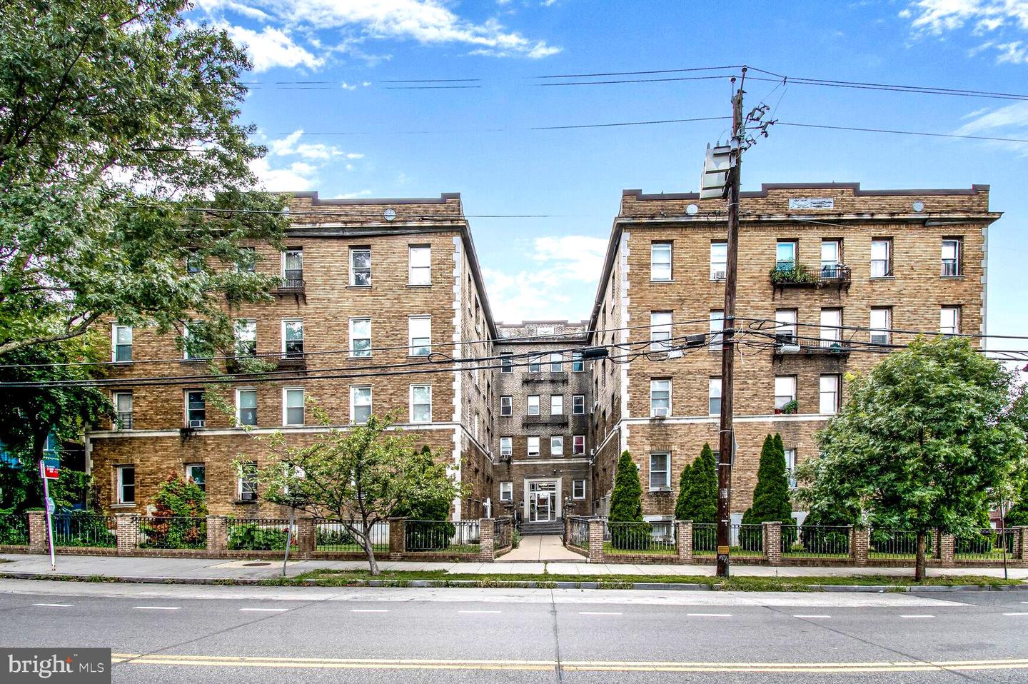 4120 14TH ST NW #33, WASHINGTON, District Of Columbia 20011, 1 Bedroom Bedrooms, ,1 BathroomBathrooms,Residential,For sale,4120 14TH ST NW #33,DCDC2206172 MLS # DCDC2206172