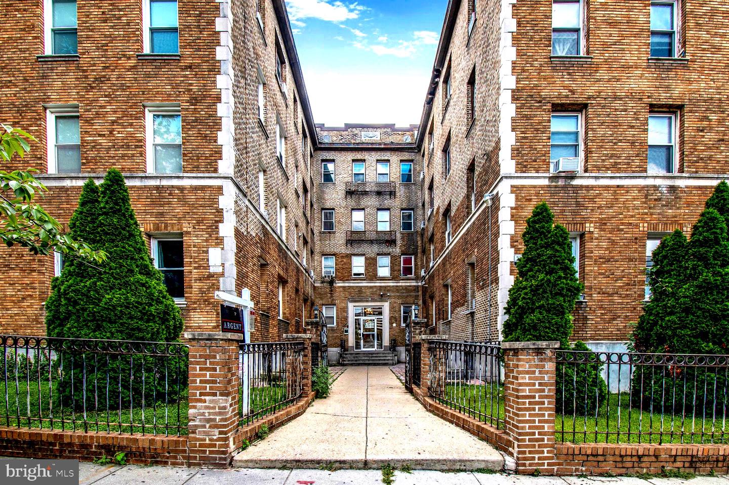 4120 14TH ST NW #33, WASHINGTON, District Of Columbia 20011, 1 Bedroom Bedrooms, ,1 BathroomBathrooms,Residential,For sale,4120 14TH ST NW #33,DCDC2206172 MLS # DCDC2206172