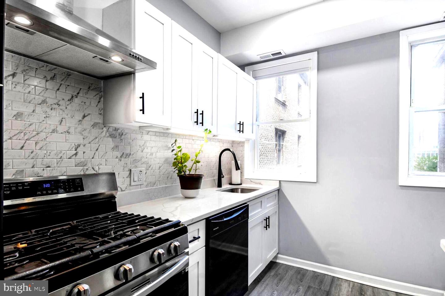 4120 14TH ST NW #33, WASHINGTON, District Of Columbia 20011, 1 Bedroom Bedrooms, ,1 BathroomBathrooms,Residential,For sale,4120 14TH ST NW #33,DCDC2206172 MLS # DCDC2206172