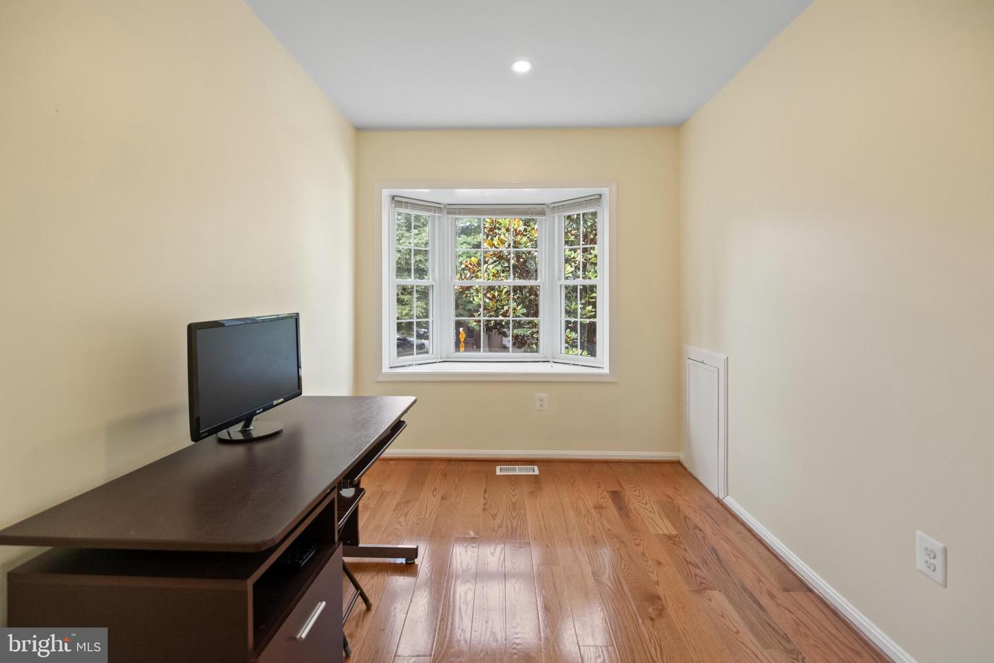 7833 BYRDS NEST PASS, ANNANDALE, Virginia 22003, 3 Bedrooms Bedrooms, ,3 BathroomsBathrooms,Residential,For sale,7833 BYRDS NEST PASS,VAFX2248838 MLS # VAFX2248838