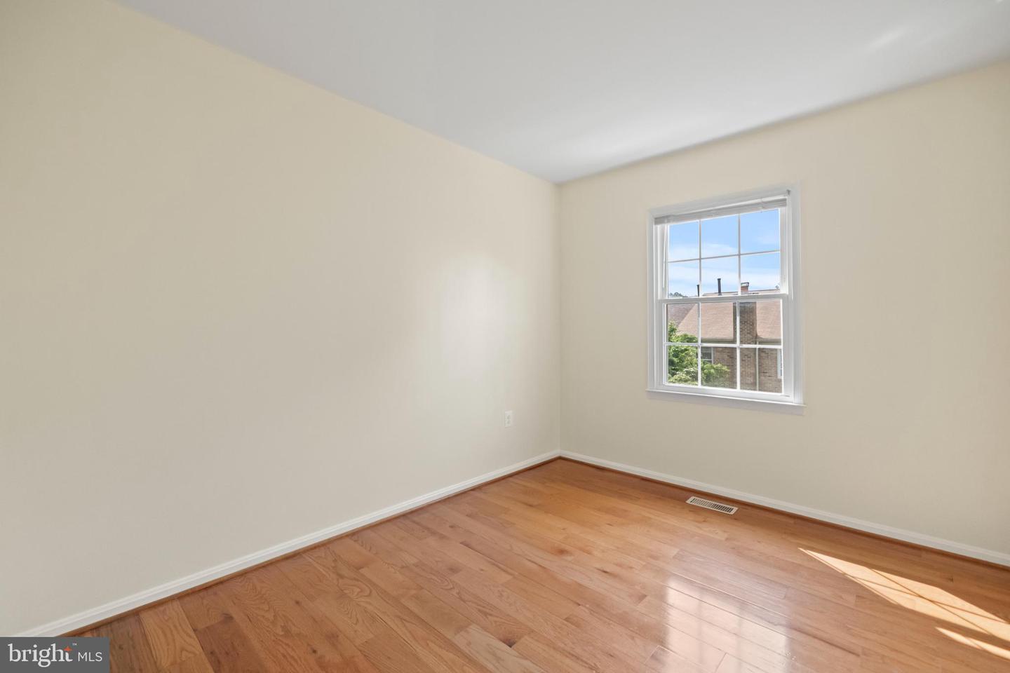 7833 BYRDS NEST PASS, ANNANDALE, Virginia 22003, 3 Bedrooms Bedrooms, ,3 BathroomsBathrooms,Residential,For sale,7833 BYRDS NEST PASS,VAFX2248838 MLS # VAFX2248838