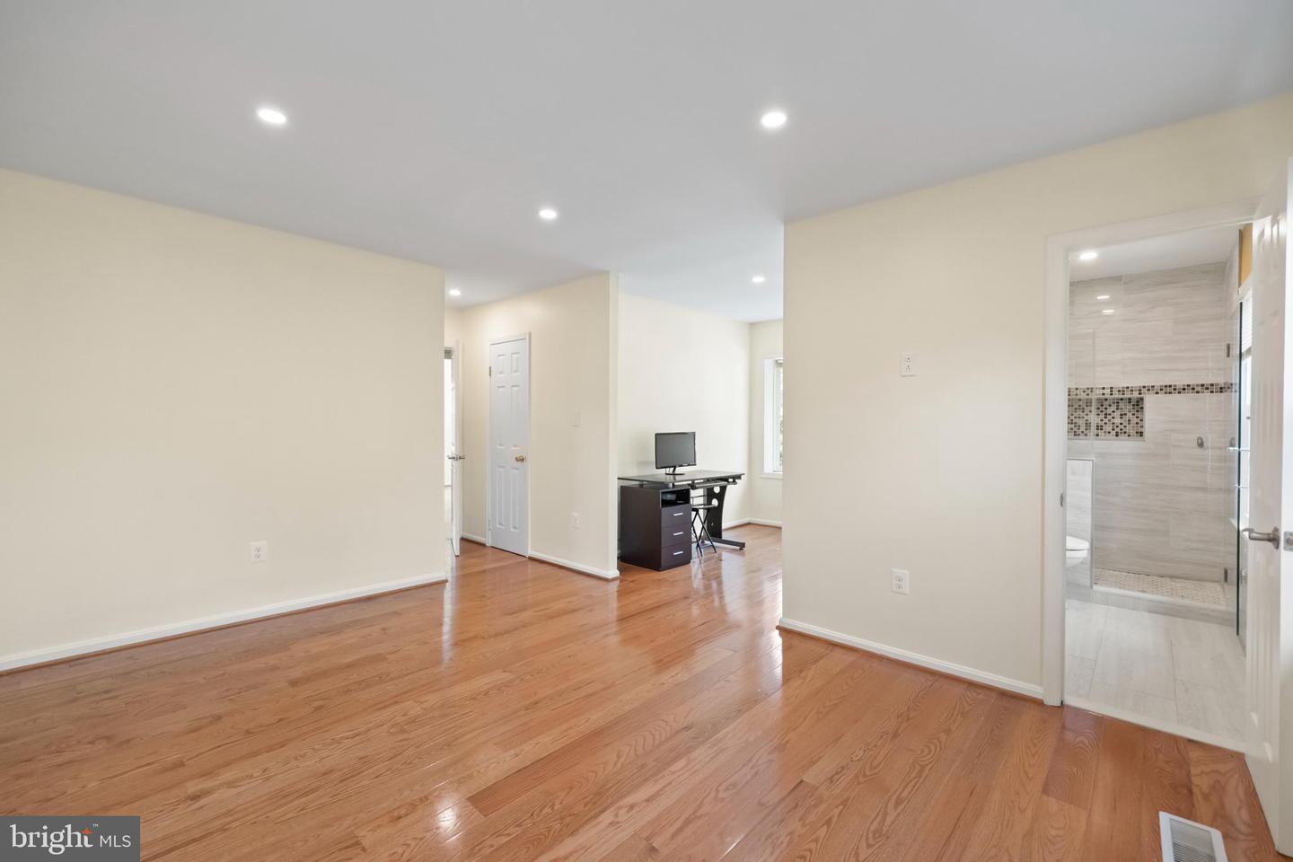 7833 BYRDS NEST PASS, ANNANDALE, Virginia 22003, 3 Bedrooms Bedrooms, ,3 BathroomsBathrooms,Residential,For sale,7833 BYRDS NEST PASS,VAFX2248838 MLS # VAFX2248838