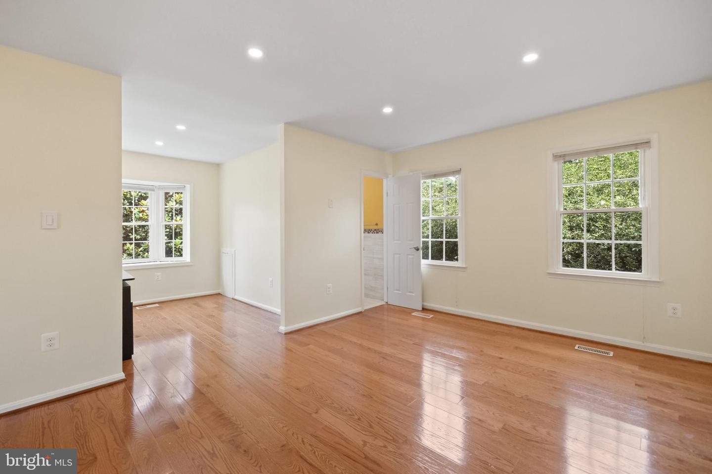 7833 BYRDS NEST PASS, ANNANDALE, Virginia 22003, 3 Bedrooms Bedrooms, ,3 BathroomsBathrooms,Residential,For sale,7833 BYRDS NEST PASS,VAFX2248838 MLS # VAFX2248838
