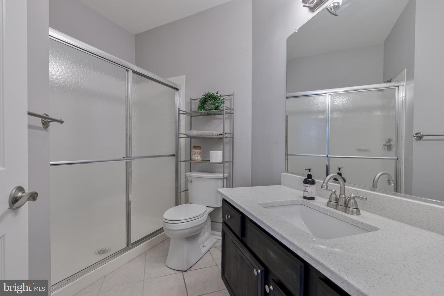 20419 RIVERBEND SQ #202, STERLING, Virginia 20165, 2 Bedrooms Bedrooms, ,2 BathroomsBathrooms,Residential,For sale,20419 RIVERBEND SQ #202,VALO2100982 MLS # VALO2100982
