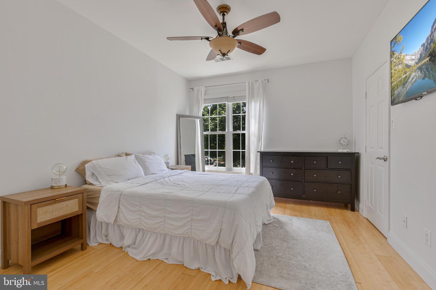 20419 RIVERBEND SQ #202, STERLING, Virginia 20165, 2 Bedrooms Bedrooms, ,2 BathroomsBathrooms,Residential,For sale,20419 RIVERBEND SQ #202,VALO2100982 MLS # VALO2100982