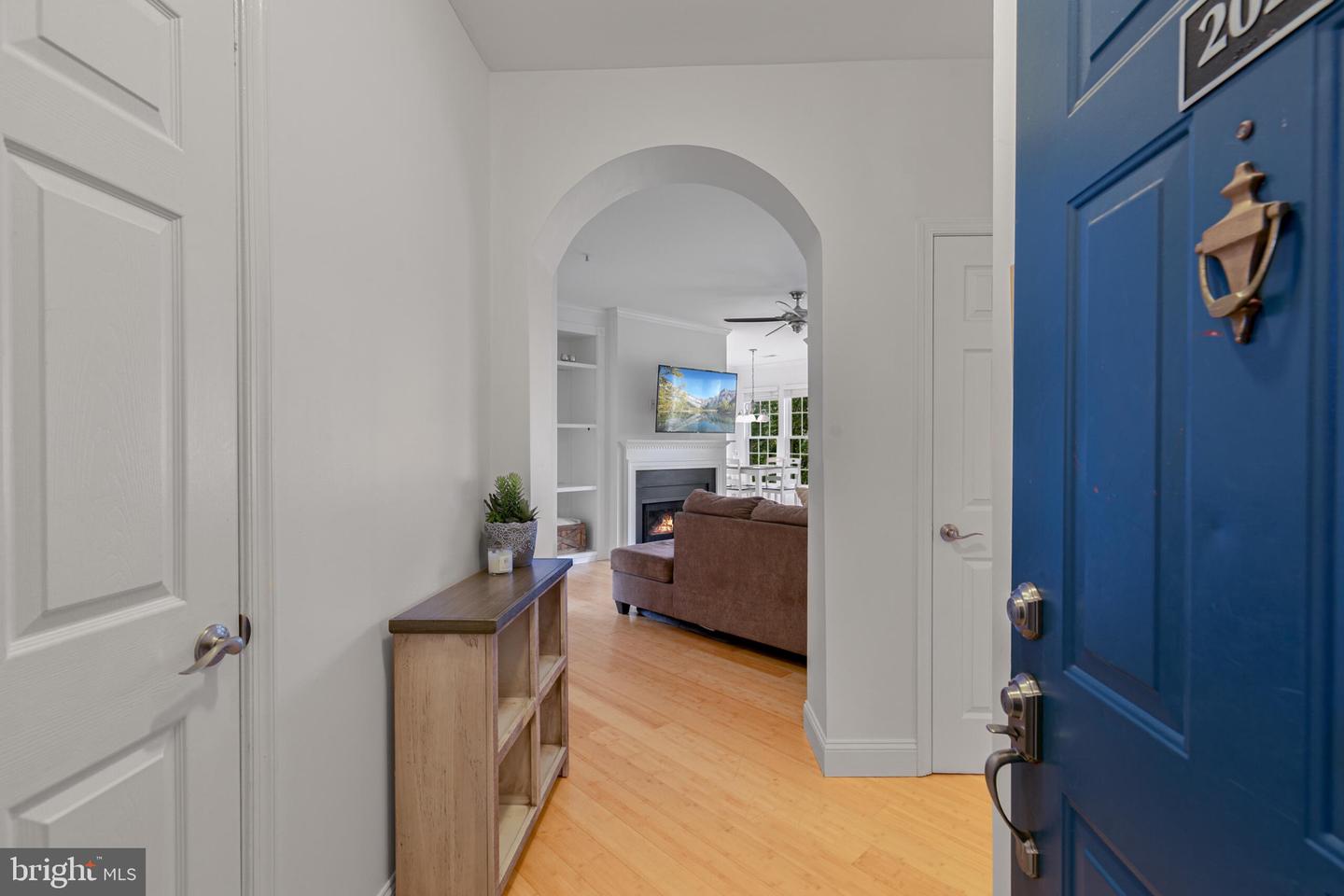 20419 RIVERBEND SQ #202, STERLING, Virginia 20165, 2 Bedrooms Bedrooms, ,2 BathroomsBathrooms,Residential,For sale,20419 RIVERBEND SQ #202,VALO2100982 MLS # VALO2100982