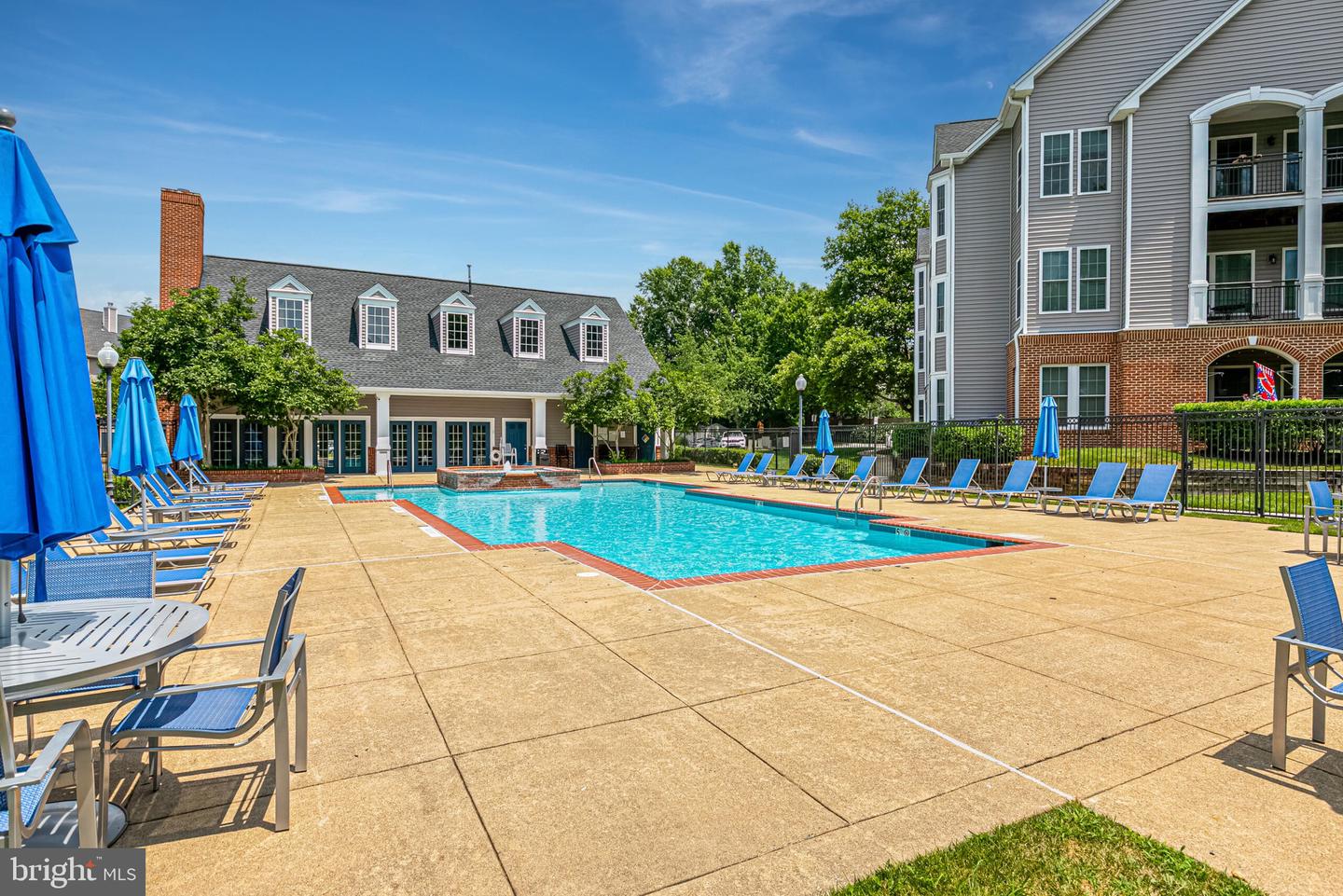 20419 RIVERBEND SQ #202, STERLING, Virginia 20165, 2 Bedrooms Bedrooms, ,2 BathroomsBathrooms,Residential,For sale,20419 RIVERBEND SQ #202,VALO2100982 MLS # VALO2100982