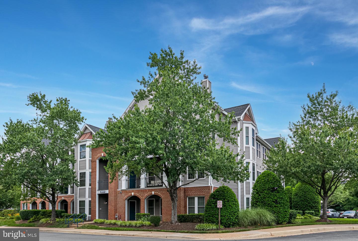 20419 RIVERBEND SQ #202, STERLING, Virginia 20165, 2 Bedrooms Bedrooms, ,2 BathroomsBathrooms,Residential,For sale,20419 RIVERBEND SQ #202,VALO2100982 MLS # VALO2100982