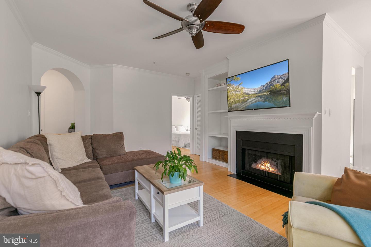 20419 RIVERBEND SQ #202, STERLING, Virginia 20165, 2 Bedrooms Bedrooms, ,2 BathroomsBathrooms,Residential,For sale,20419 RIVERBEND SQ #202,VALO2100982 MLS # VALO2100982