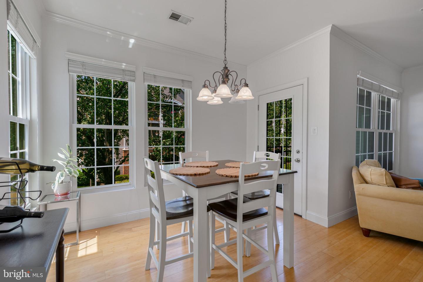 20419 RIVERBEND SQ #202, STERLING, Virginia 20165, 2 Bedrooms Bedrooms, ,2 BathroomsBathrooms,Residential,For sale,20419 RIVERBEND SQ #202,VALO2100982 MLS # VALO2100982