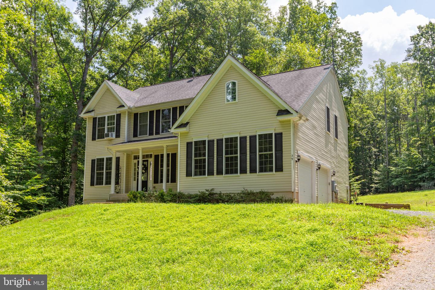 39 TIMBERIDGE DR, FREDERICKSBURG, Virginia 22406, 4 Bedrooms Bedrooms, ,4 BathroomsBathrooms,Residential,For sale,39 TIMBERIDGE DR,VAST2040560 MLS # VAST2040560