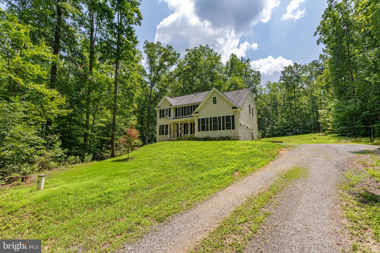 39 TIMBERIDGE DR, FREDERICKSBURG, Virginia 22406, 4 Bedrooms Bedrooms, ,4 BathroomsBathrooms,Residential,For sale,39 TIMBERIDGE DR,VAST2040560 MLS # VAST2040560