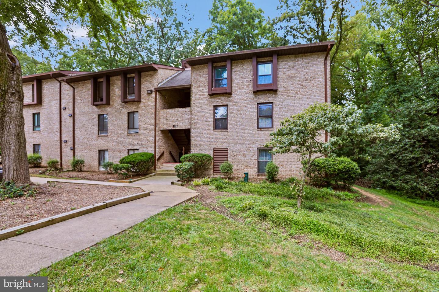 2216 CASTLE ROCK SQ #2B, RESTON, Virginia 20191, 2 Bedrooms Bedrooms, ,2 BathroomsBathrooms,Residential,For sale,2216 CASTLE ROCK SQ #2B,VAFX2254318 MLS # VAFX2254318