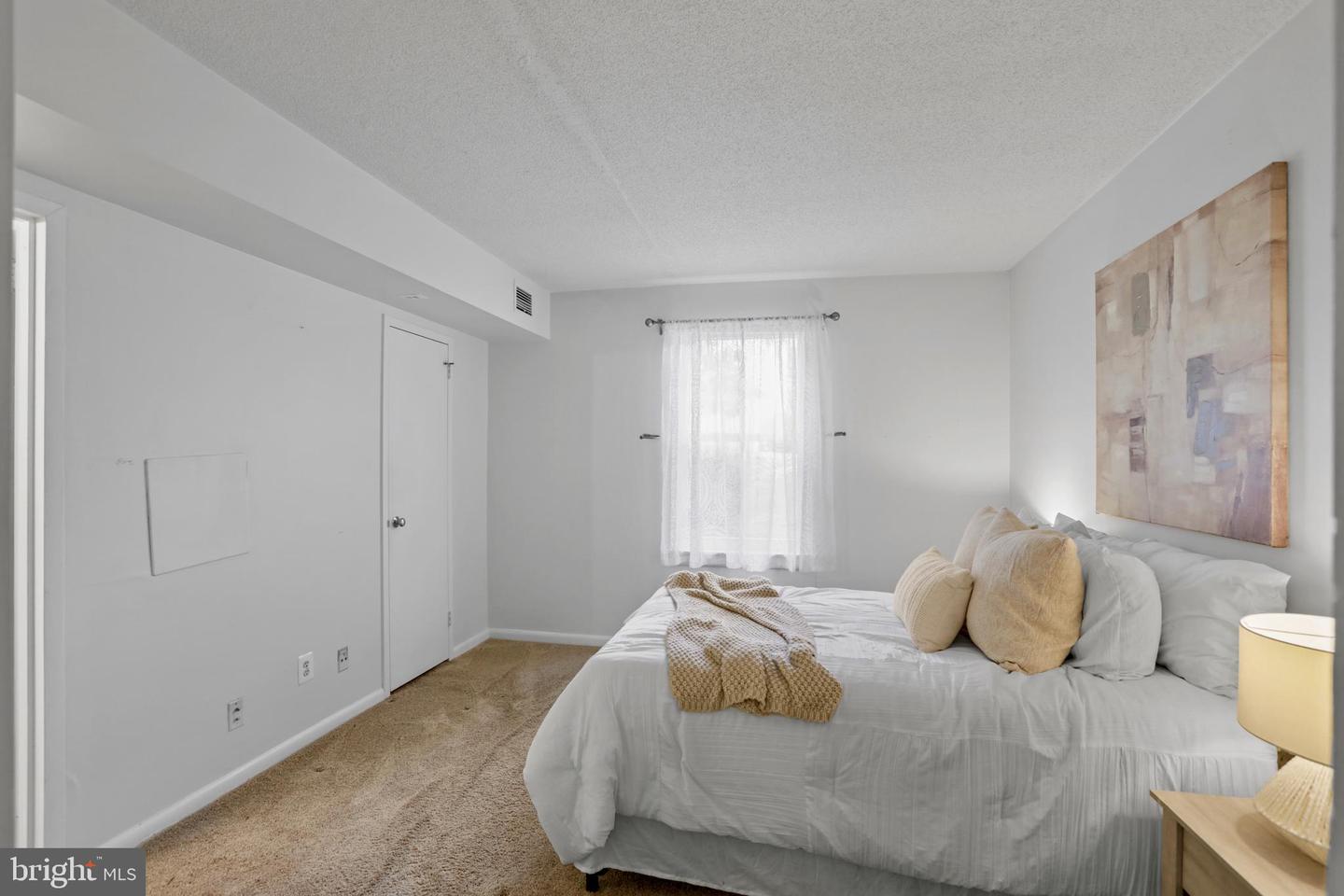 2216 CASTLE ROCK SQ #2B, RESTON, Virginia 20191, 2 Bedrooms Bedrooms, ,2 BathroomsBathrooms,Residential,For sale,2216 CASTLE ROCK SQ #2B,VAFX2254318 MLS # VAFX2254318
