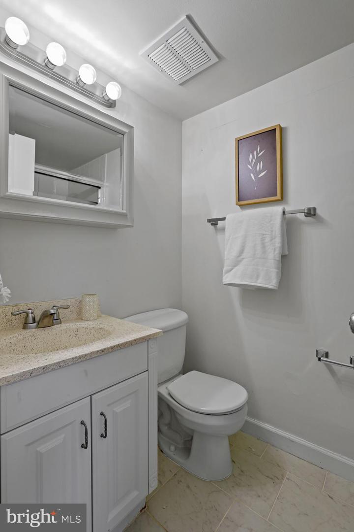 2216 CASTLE ROCK SQ #2B, RESTON, Virginia 20191, 2 Bedrooms Bedrooms, ,2 BathroomsBathrooms,Residential,For sale,2216 CASTLE ROCK SQ #2B,VAFX2254318 MLS # VAFX2254318