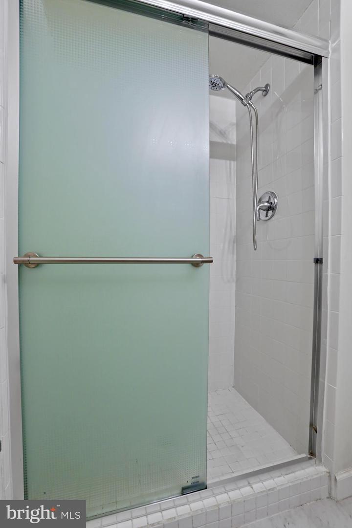 2216 CASTLE ROCK SQ #2B, RESTON, Virginia 20191, 2 Bedrooms Bedrooms, ,2 BathroomsBathrooms,Residential,For sale,2216 CASTLE ROCK SQ #2B,VAFX2254318 MLS # VAFX2254318