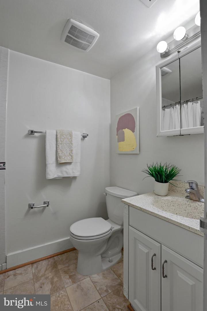 2216 CASTLE ROCK SQ #2B, RESTON, Virginia 20191, 2 Bedrooms Bedrooms, ,2 BathroomsBathrooms,Residential,For sale,2216 CASTLE ROCK SQ #2B,VAFX2254318 MLS # VAFX2254318
