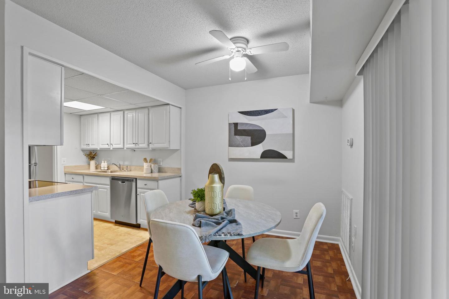 2216 CASTLE ROCK SQ #2B, RESTON, Virginia 20191, 2 Bedrooms Bedrooms, ,2 BathroomsBathrooms,Residential,For sale,2216 CASTLE ROCK SQ #2B,VAFX2254318 MLS # VAFX2254318