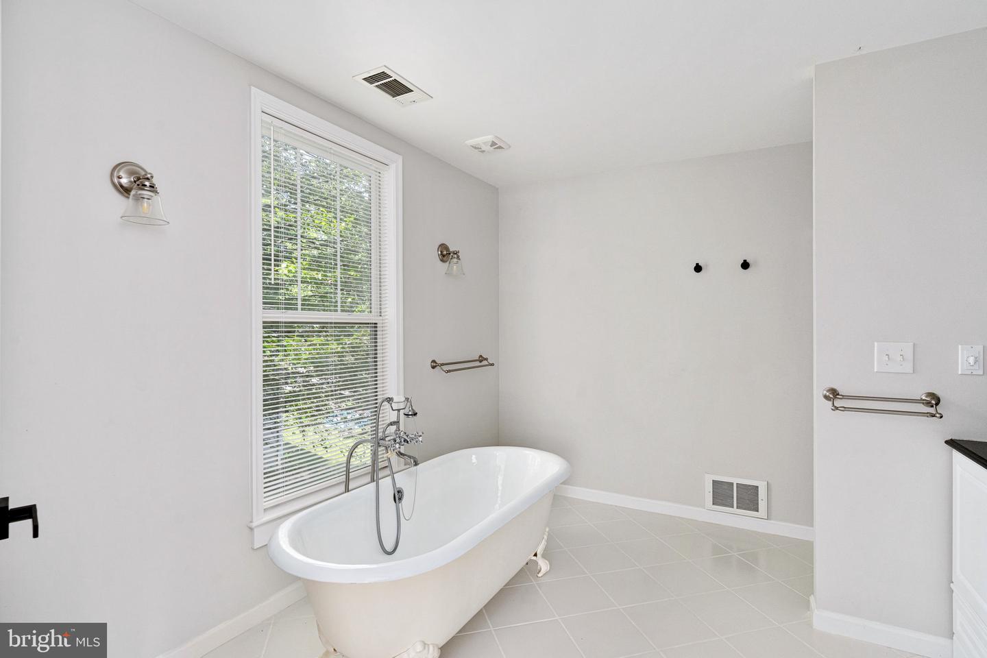 449 WAKEFIELD DR, COLONIAL BEACH, Virginia 22443, 3 Bedrooms Bedrooms, ,3 BathroomsBathrooms,Residential,For sale,449 WAKEFIELD DR,VAWE2009264 MLS # VAWE2009264