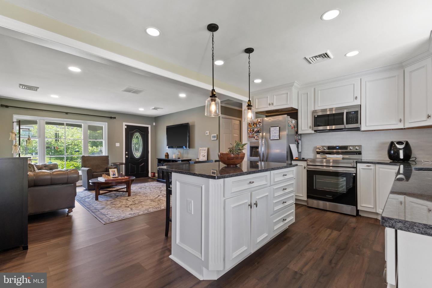 4227 FAIRGLEN DR, ALEXANDRIA, Virginia 22309, 4 Bedrooms Bedrooms, ,2 BathroomsBathrooms,Residential,For sale,4227 FAIRGLEN DR,VAFX2254462 MLS # VAFX2254462
