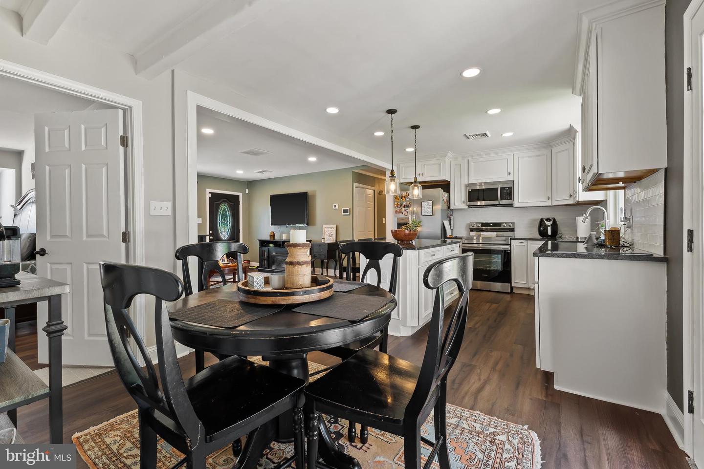4227 FAIRGLEN DR, ALEXANDRIA, Virginia 22309, 4 Bedrooms Bedrooms, ,2 BathroomsBathrooms,Residential,For sale,4227 FAIRGLEN DR,VAFX2254462 MLS # VAFX2254462