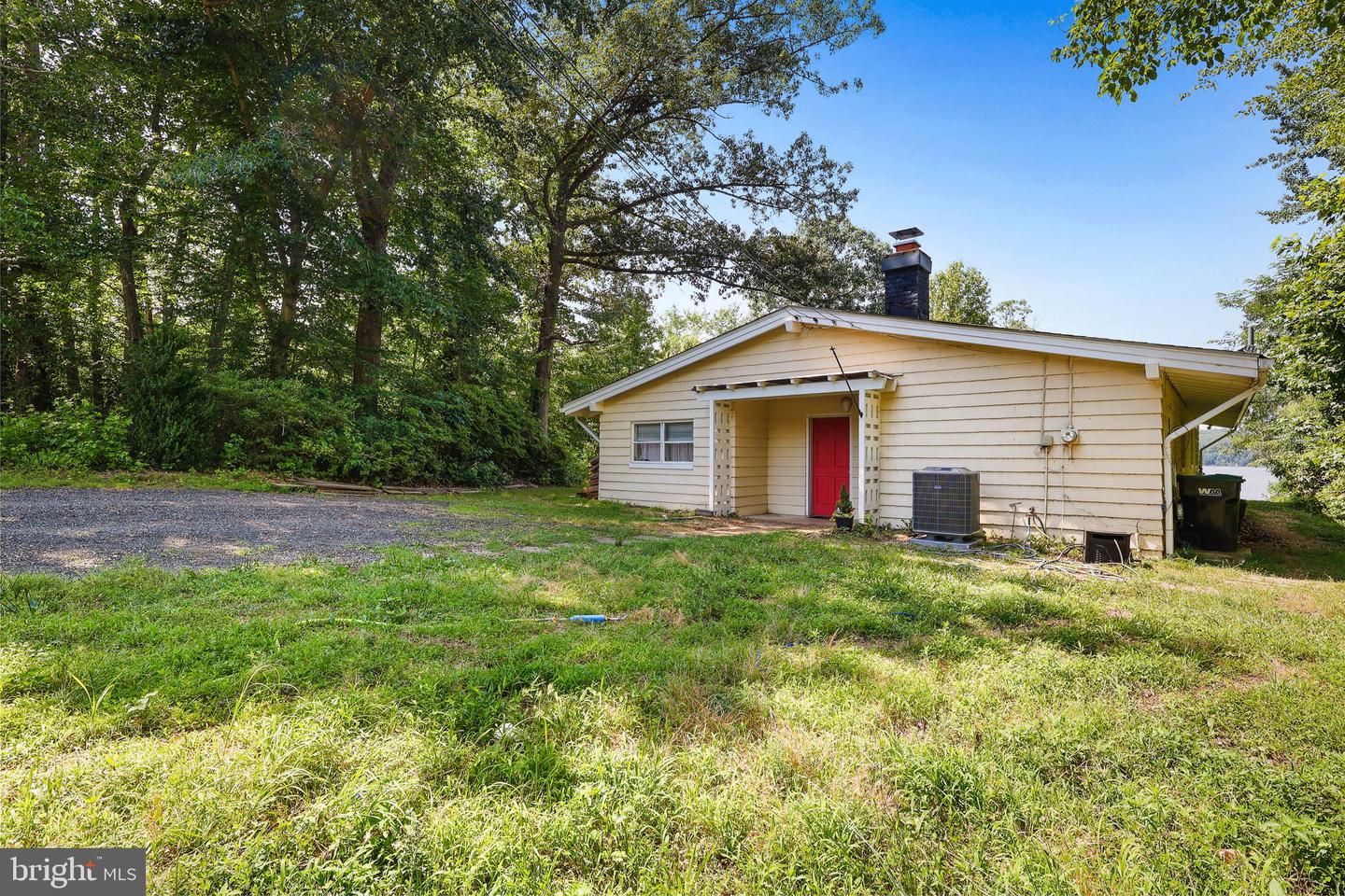 5898 COVE HARBOUR DR, KING GEORGE, Virginia 22485, 3 Bedrooms Bedrooms, 3 Rooms Rooms,2 BathroomsBathrooms,Residential,For sale,5898 COVE HARBOUR DR,VAKG2006698 MLS # VAKG2006698