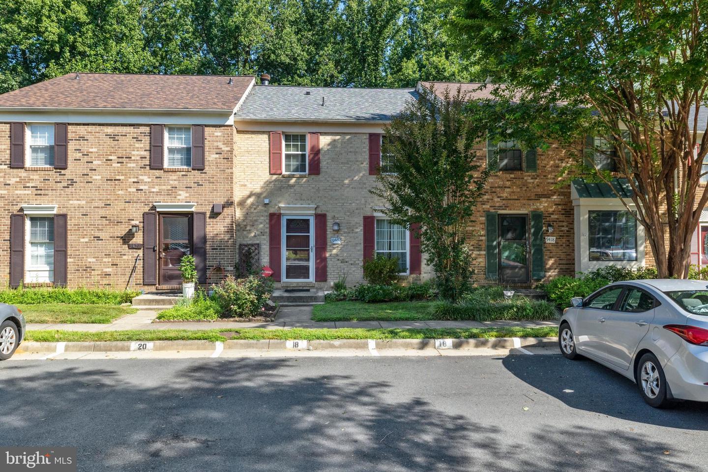9420 CANDLEBERRY CT, BURKE, Virginia 22015, 3 Bedrooms Bedrooms, ,2 BathroomsBathrooms,Residential,For sale,9420 CANDLEBERRY CT,VAFX2254952 MLS # VAFX2254952